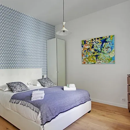 Pick A Flat's In Montmartre - Rue Des Martyrs * Parigi